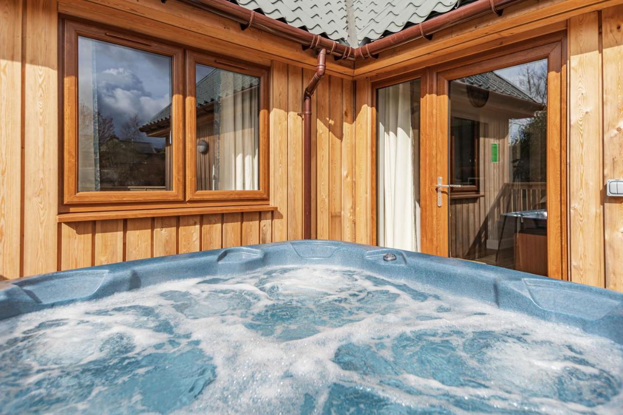Osprey Lodge 1 With Hot Tub Нютън Стюарт Екстериор снимка